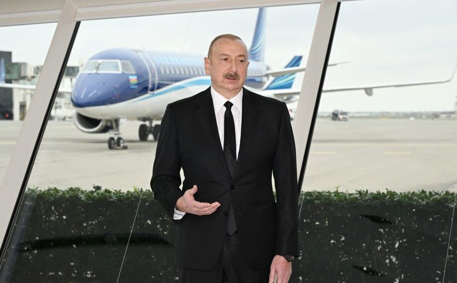 Presiden Azerbaijan Desak Rusia Bertanggung Jawab atas Kecelakaan Pesawat Azerbaijan Airlines