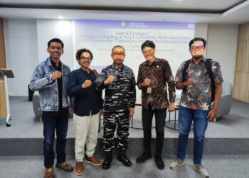 CNDSS Hadiri Kuliah Tamu Studi Indonesia sebagai Negara Maritim: Relevansi Poros Maritim Dunia dan Tantangan Strategi Pertahanan Laut di Universitas Airlangga
